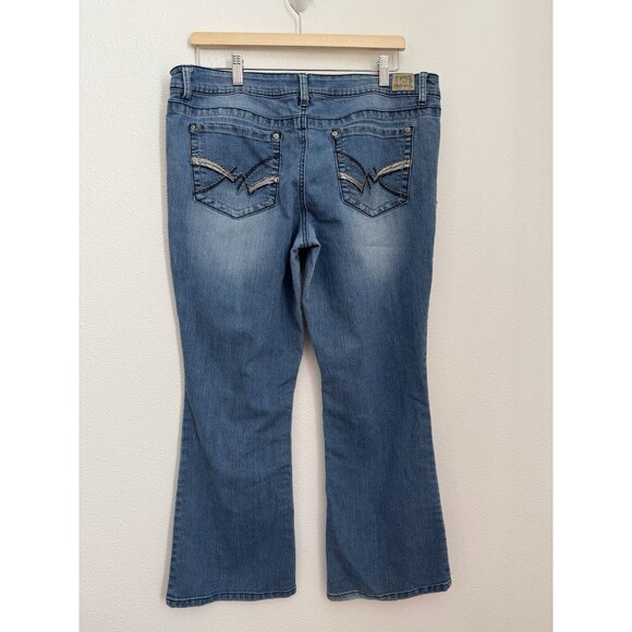 Lei Ashley Lowrise Boot Cut Jeans Sz 17 Junior Embroidered Pockets Western Short - Picture 2 of 8